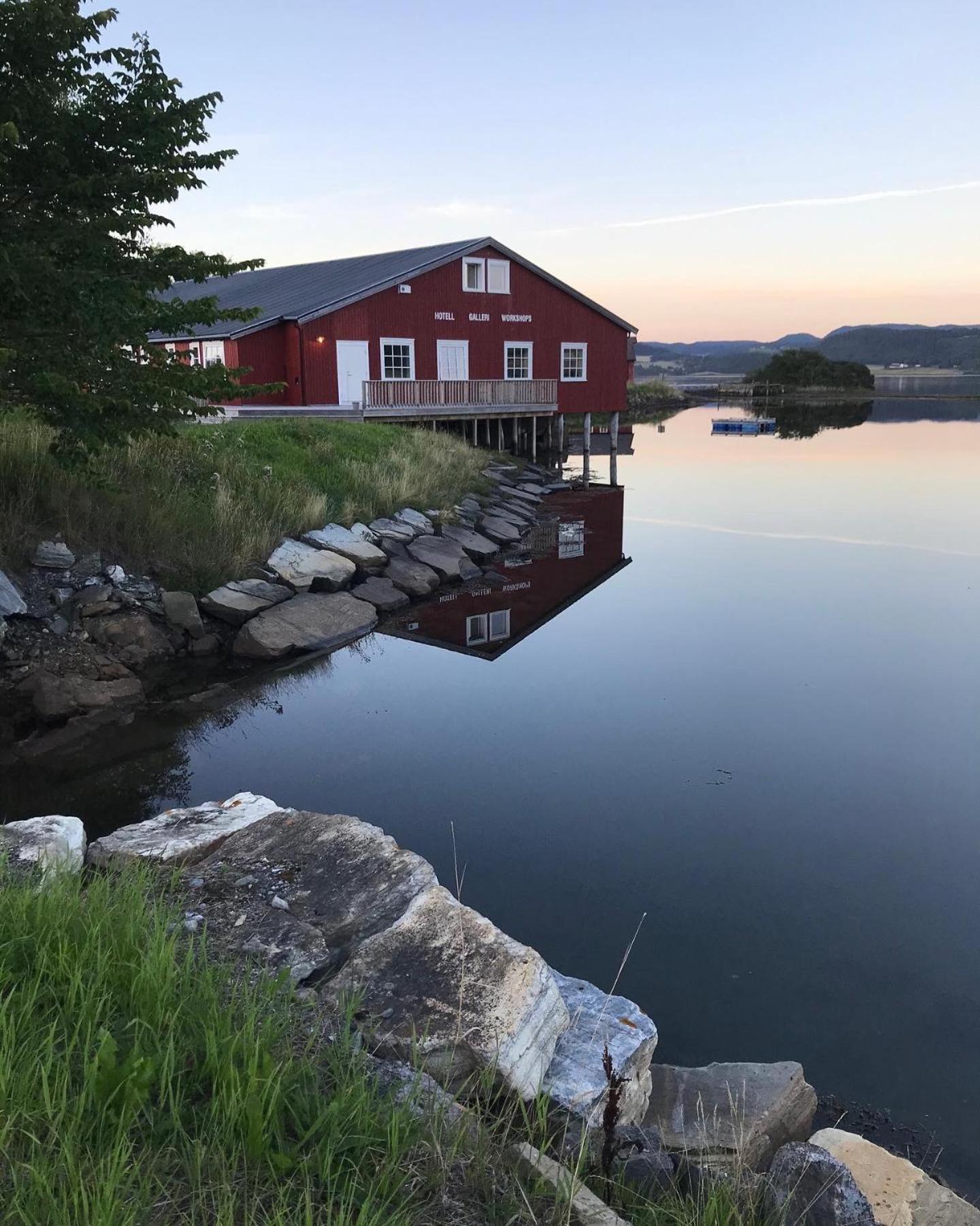 Saga, Unikt Badehotell Med 5 Rom, Sauna Og Badebrygge - Inderoy * Straumen (Nord-Trondelag)