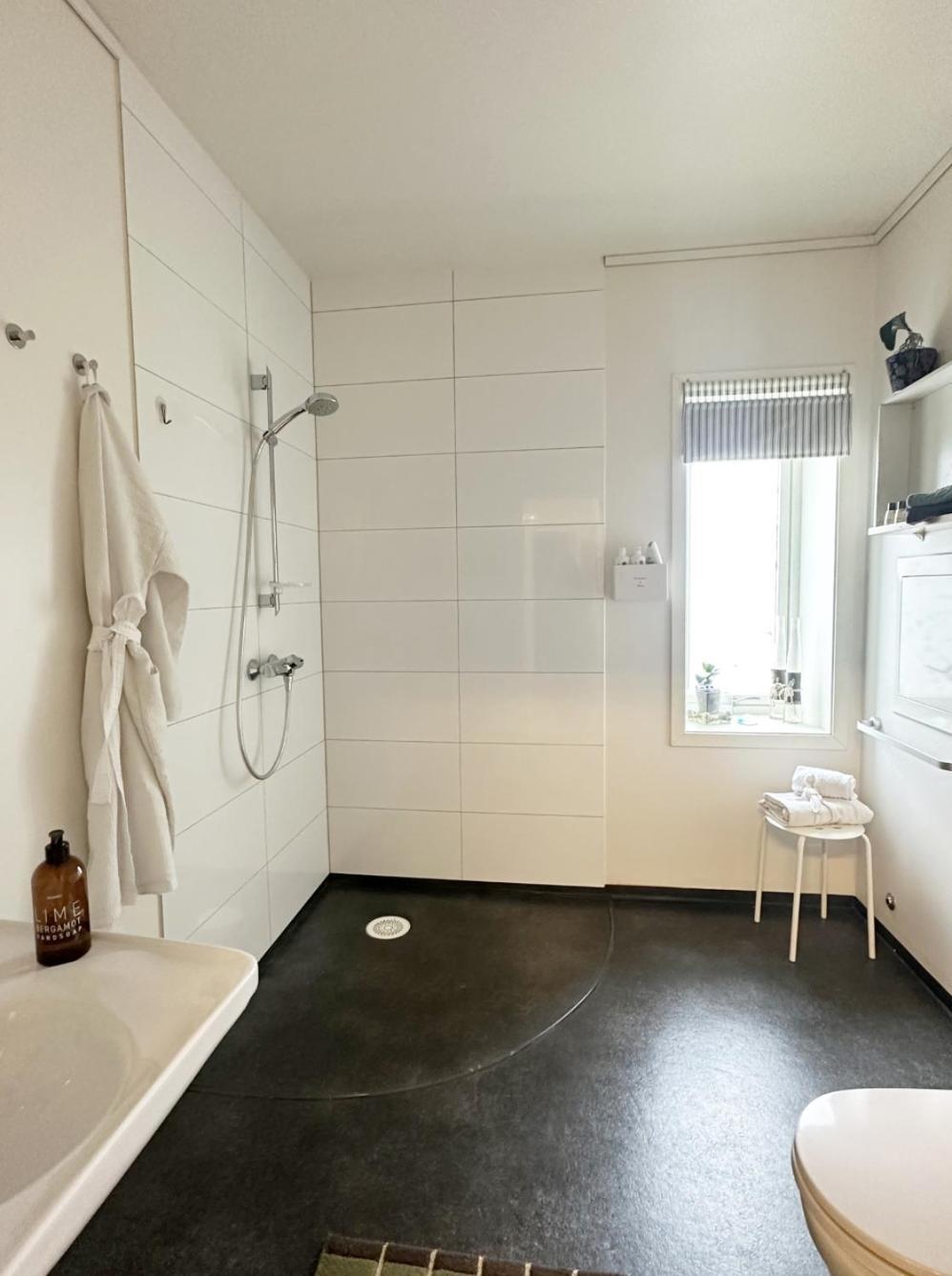 Saga, Unikt Badehotell Med 5 Rom, Sauna Og Badebrygge - Inderoy Straumen (Nord-Trondelag)