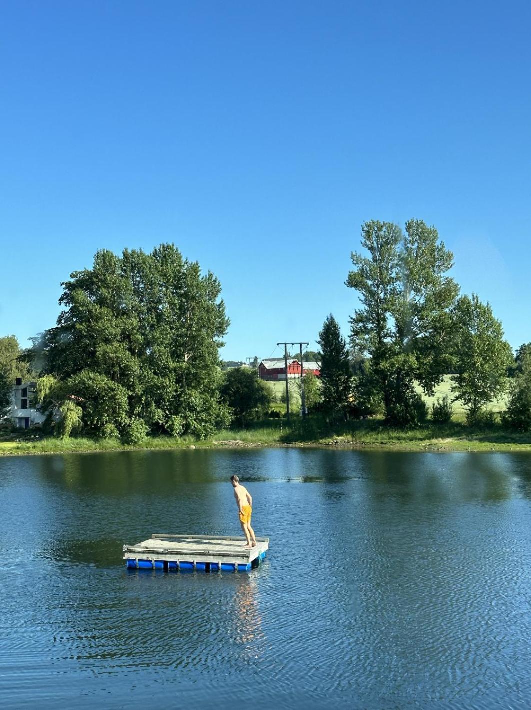 Hotel Saga, Unikt Badehotell Med 5 Rom, Sauna Og Badebrygge - Inderoy *